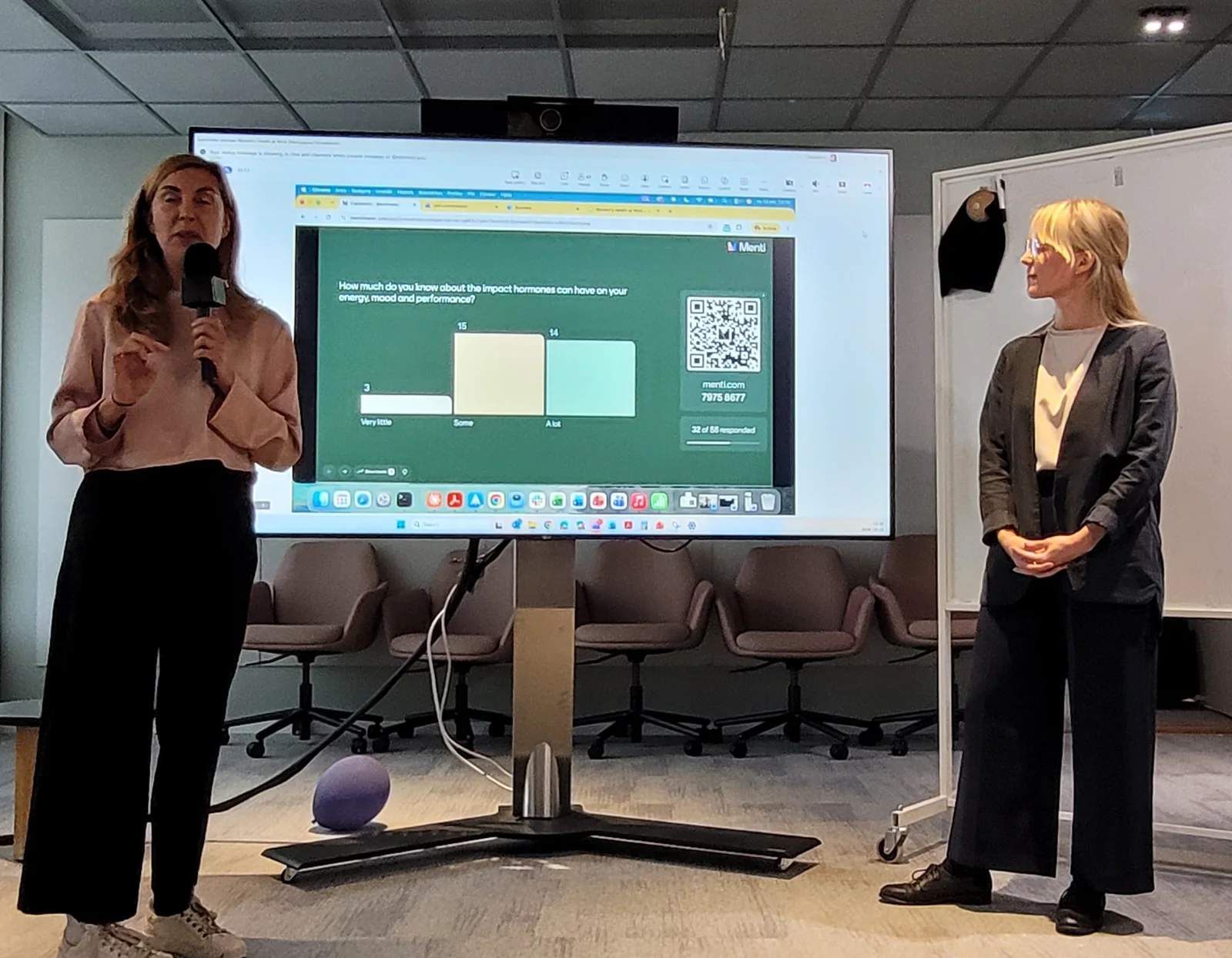 Miriam Sundholm och Cinna Brahme föreläser om kvinnohälsa på jobbet